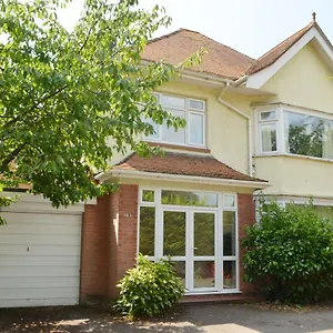 Holiday home A Cozy House To In Sunny, Bournemouth