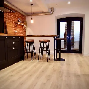 Apartment Newly Renovated Stunning Warehouse, Bournemouth