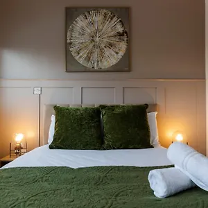 https://stylish-2-bed-apartment-in-the-heart-of-the-city.cardiffhotelswales.com