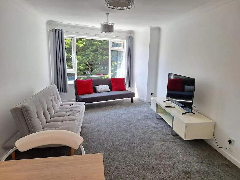 1 Bedroom Apartment In Bournemouth, Free Parking